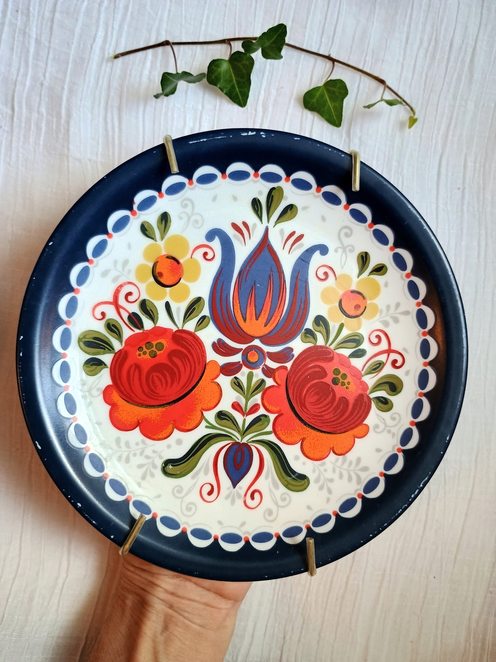 🍎 RUSTIC FARMHOUSE 🍎 1940s Hand-Painted Floral Plate, Reutter, Germany, Folksy